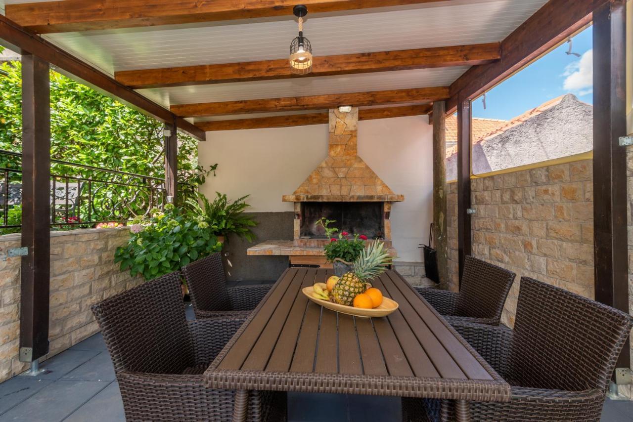 Apartments Orlic Trogir Exterior photo